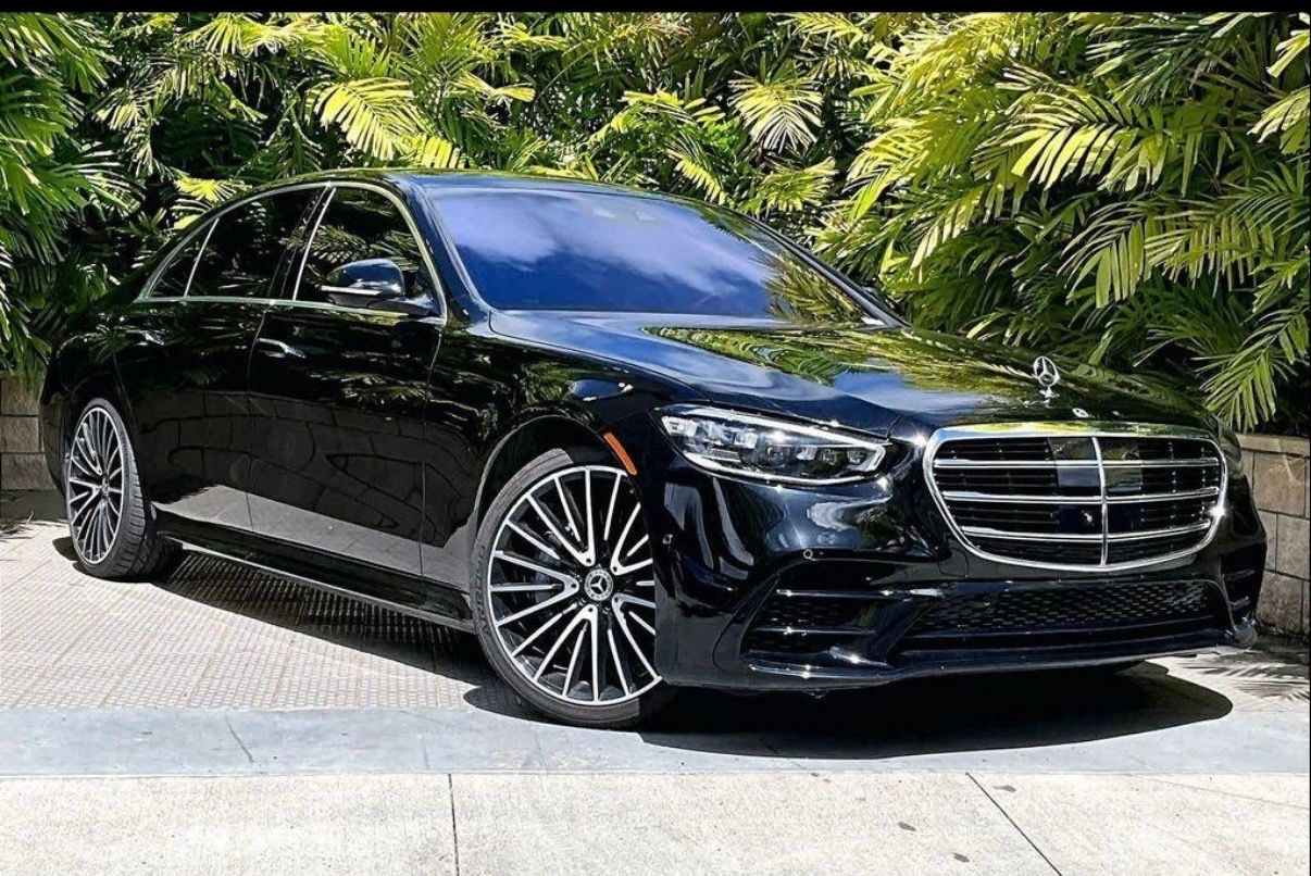 2021 Mercedes-Benz S580 luxury rental in Kona, Hawaii